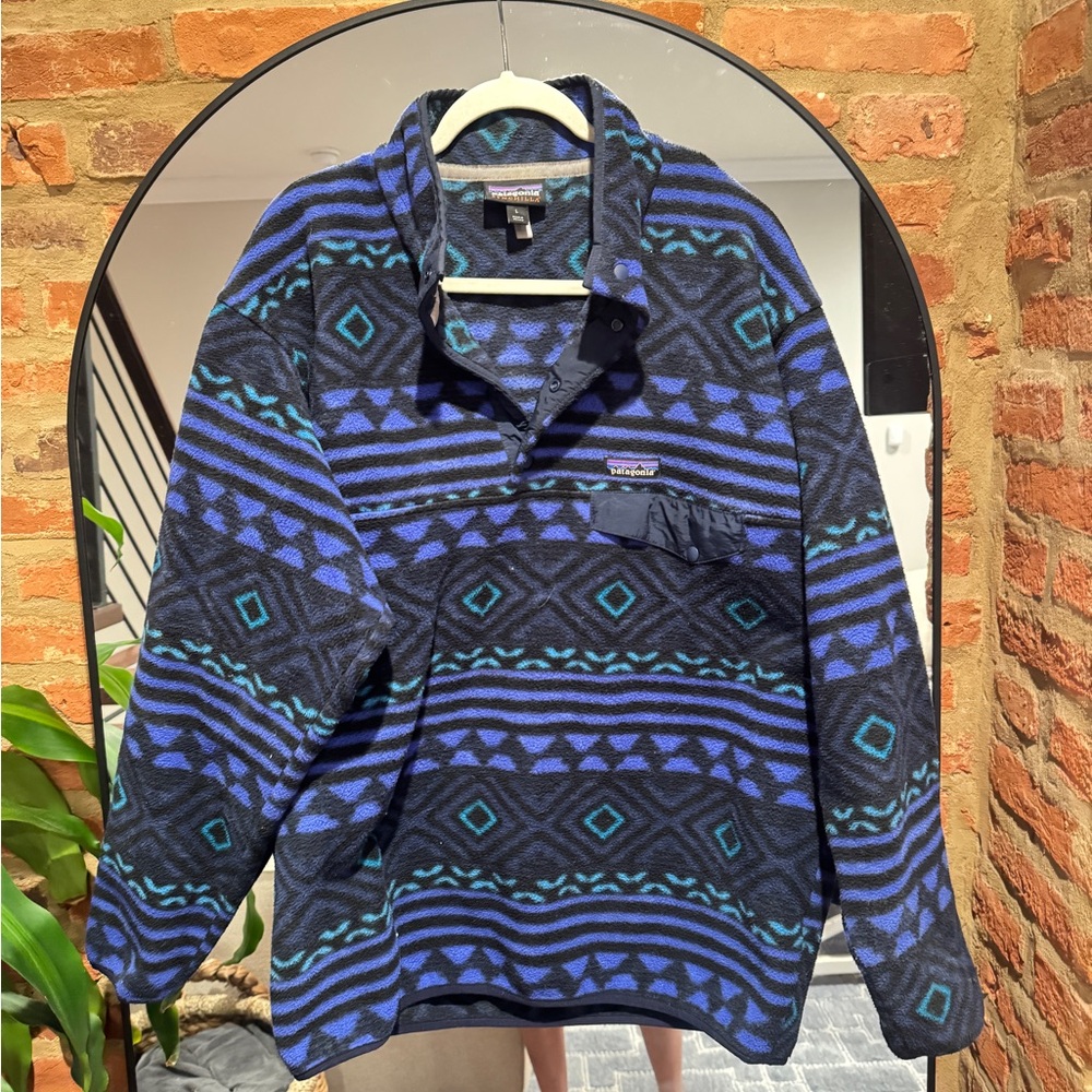Patagonia Blue and Green Patterned fleece pullover